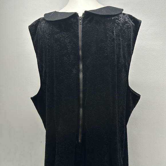 Disney Torrid Villains Skater Dress Embossed Velvet Collared Black Plus Size 26 - Picture 7 of 10